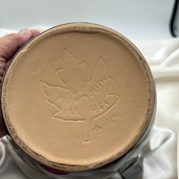 Monmouth Pottery Bean Pot - Picture 6 of 6